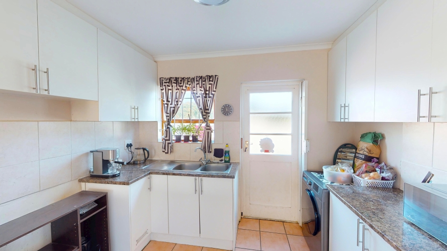 2 Bedroom Property for Sale in Onverwacht Western Cape